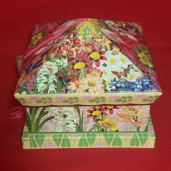 Punch Studio Lavender Soap Keepsake Floral Gift Box - Picture 10 of 13